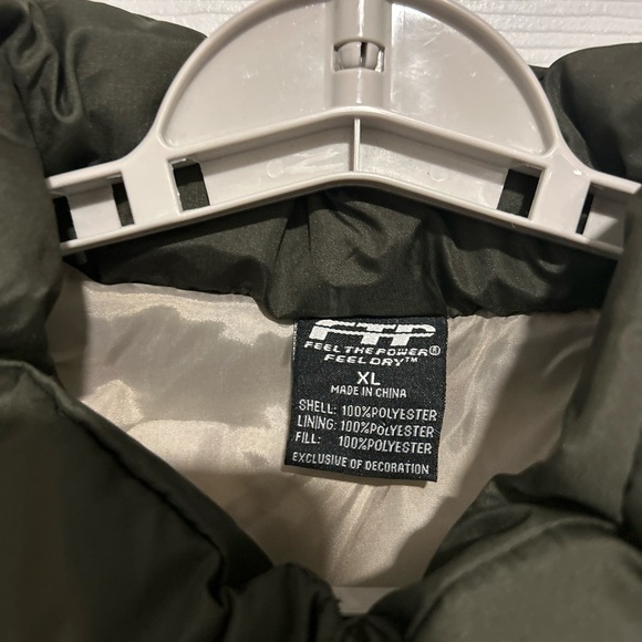 FTP-Feel The Power Feel Dry Men’s Green Puffer Vest
Size XL - Picture 5 of 6